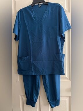 Classic Medical Scrub Set in Teal Blue